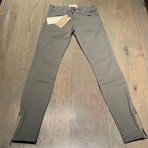Current Elliott NWT ankle skinny with zip jean